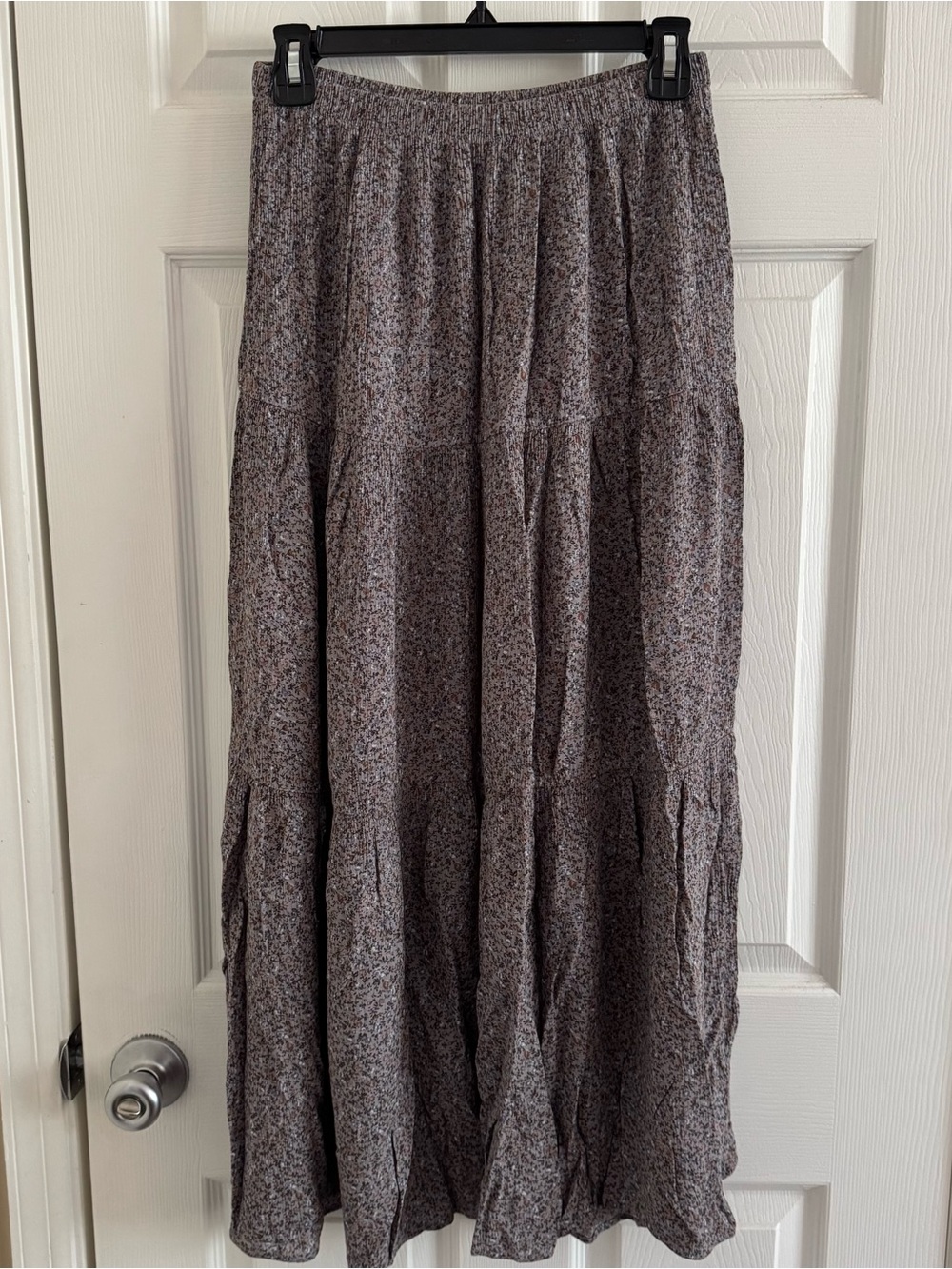 Carly Jean Los Angeles Gray Floral Tiered Maxi Skirt
